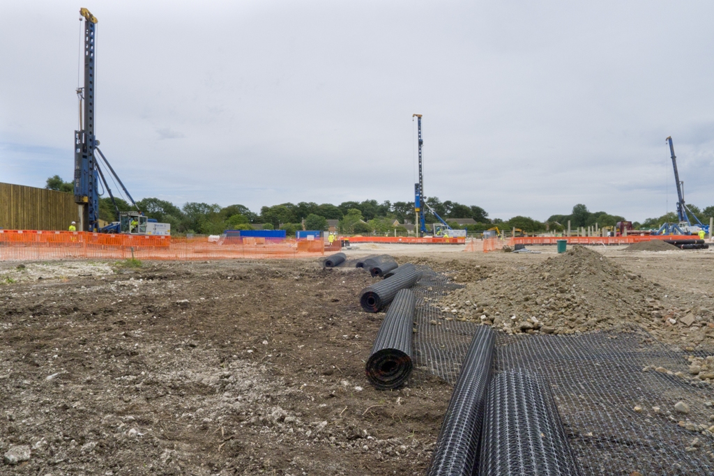 Working platforms and geogrid